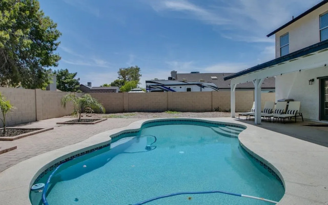 Upgraded 4-bdrm Beautiful Home W/pool!