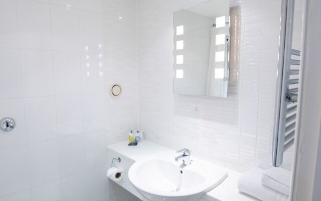 Muthu Glasgow River Hotel