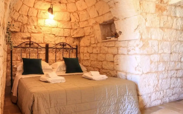 Trullo Degli Ulivi con Piscina e Idromassaggio