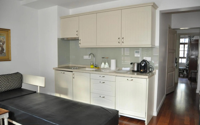 Villa Pera Suite Hotel