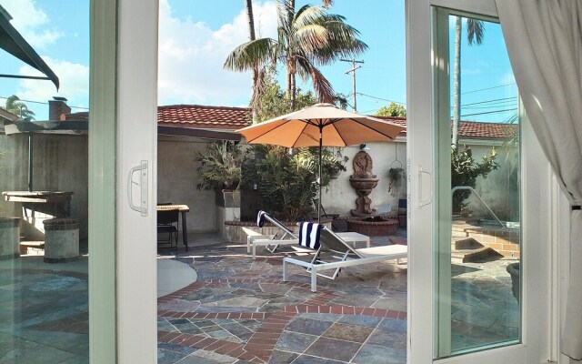 The Belmont Beach Bungalow Pool & Hot Tub!