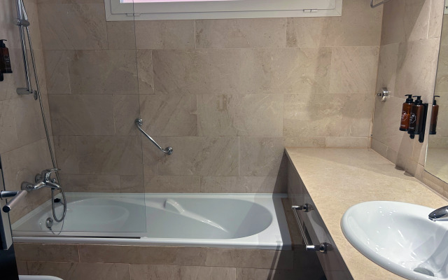 Senator Águilas Hotel