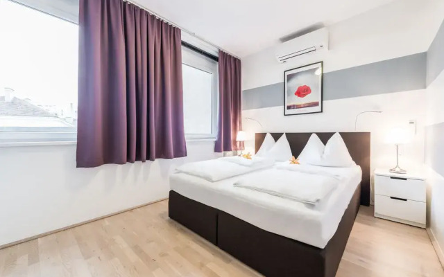 Design-Apartment Karlsplatz with Balcony