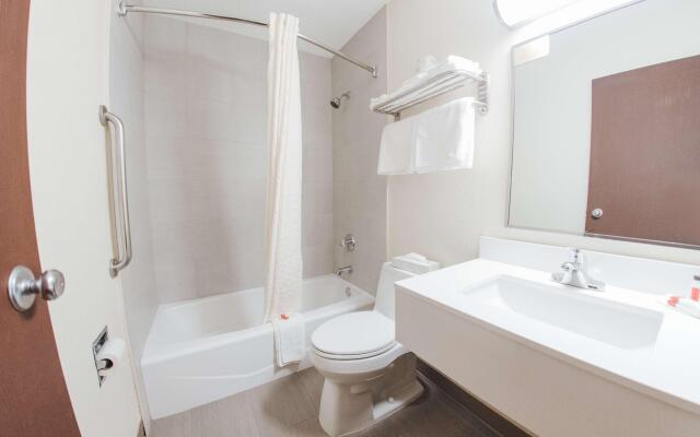 Super 8 by Wyndham Danbury