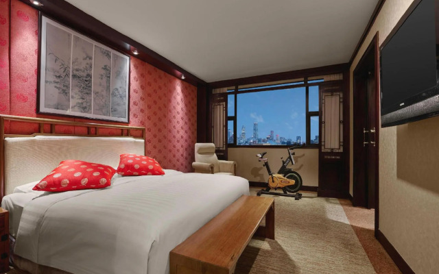 Poly Plaza Hotel