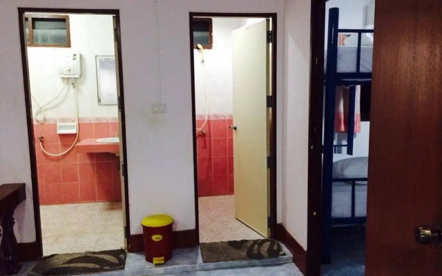 Domingo Hostel Phangan