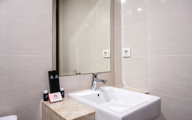 Cozy 1BR at Puri Mansion Apartment