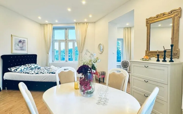 Spacious 3BR Near Kaufpark Alterlaa