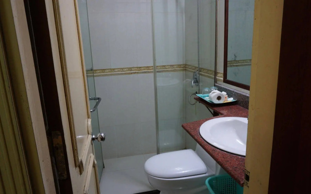 Hanoi Golden Moon Guesthouse