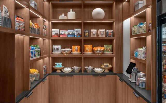 AC Hotel Vancouver Waterfront