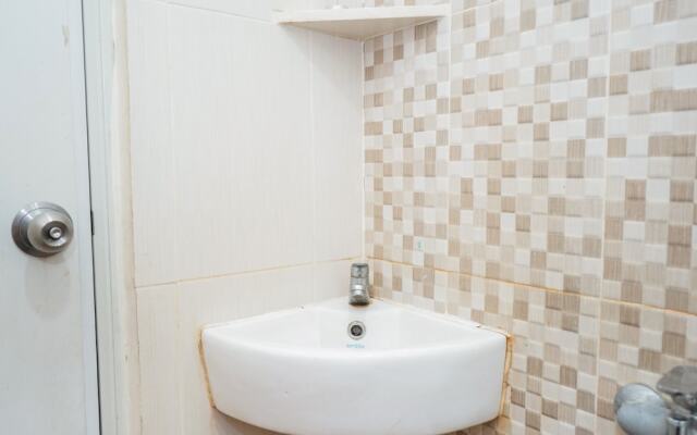 Homey 1BR with City View at Green Pramuka Apartment By Travelio