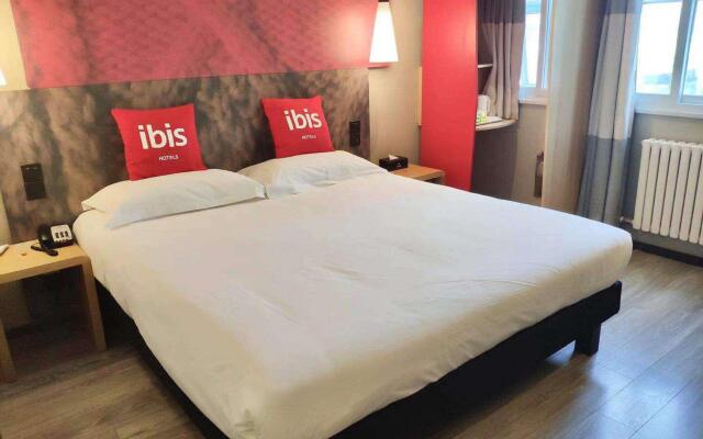 ibis Shenyang north station