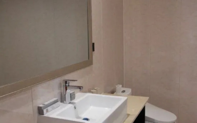 Longchen Holiday Inn (Shanghai Ruijin Hospital Yongjia Road Branch)