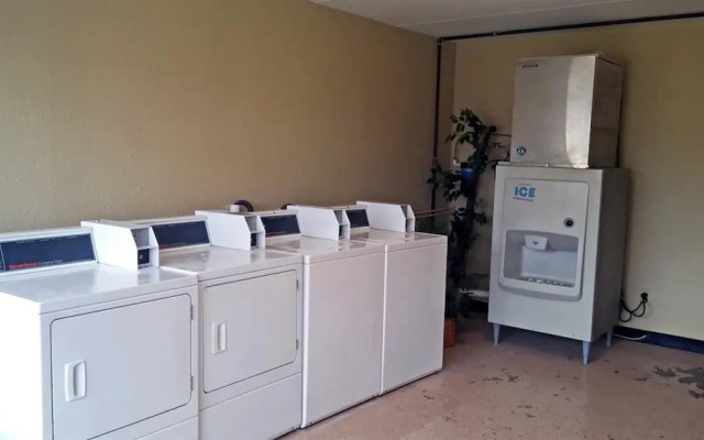 Motel6 Brunswick, GA