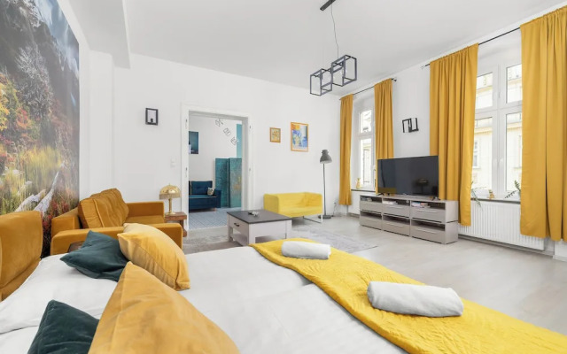 Yellow Apartment in Bytom by Renters