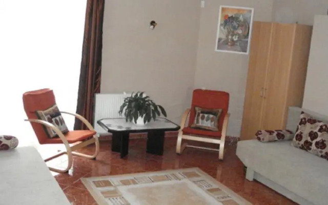 Csiszar Panzio es Apartmanhaz