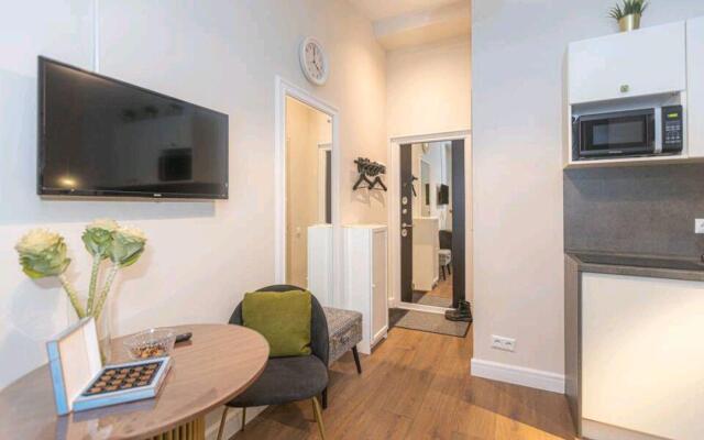 Lucky Room on Novokuznetsk Street
