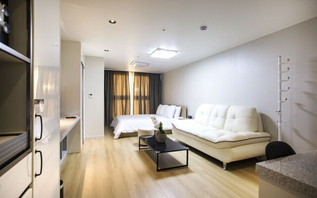Triangle Residence