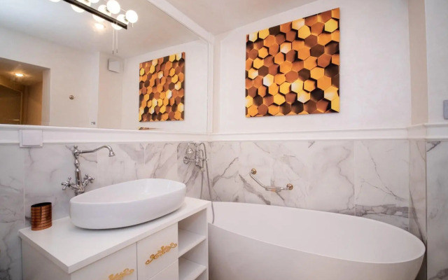 Paradise Center Apartment 1