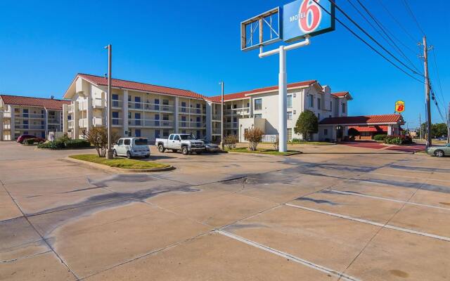 Baymont by Wyndham Tulsa Broken Arrow