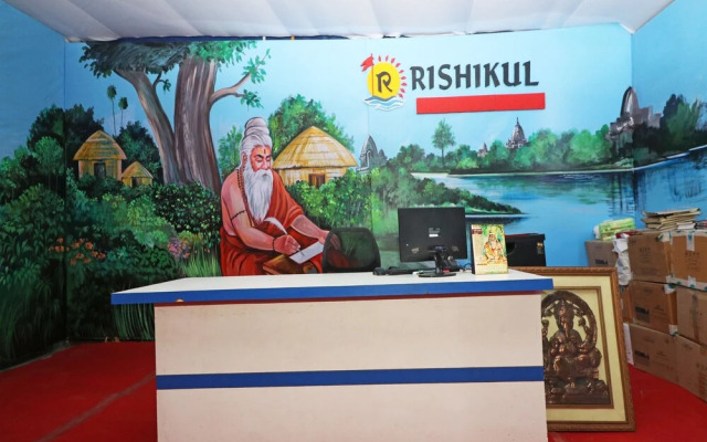 OYO 28028 Rishikul Sangam City