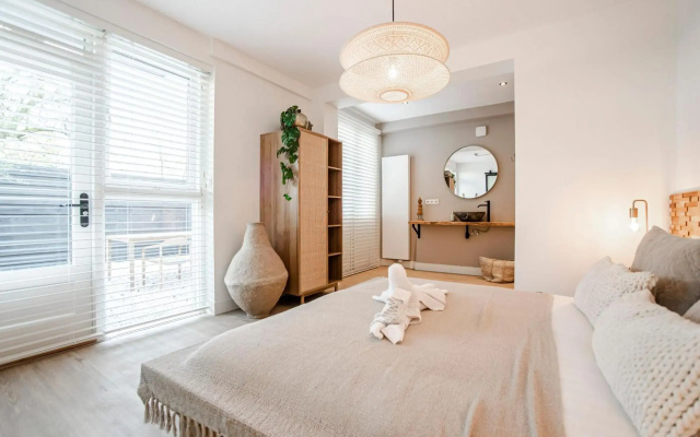 Marley’s Beachhouse - Luxury Apartment with garden