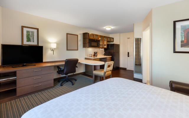 Candlewood Suites West Springfield by IHG