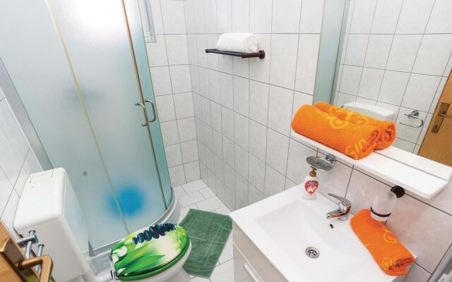 Nice Apartment in Vir With 1 Bedrooms and Wifi