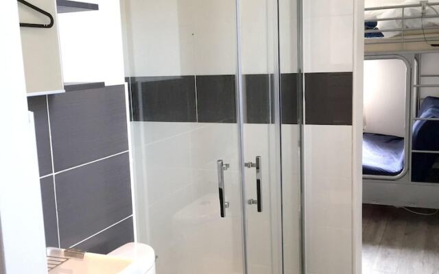 House With 4 Bedrooms in Hourtin, With Enclosed Garden