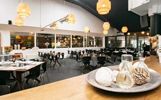 10 Person Holiday Home on a Holiday Park