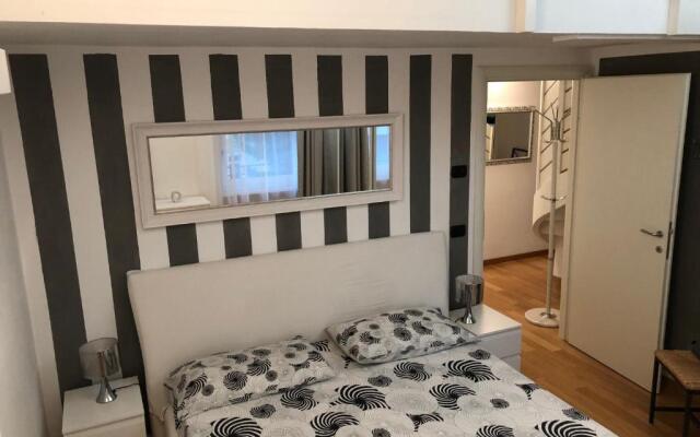 White Residence Apartment