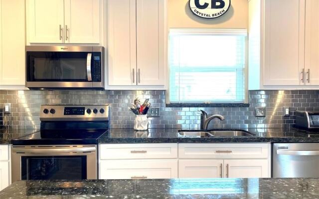 Sea Beauty 3 Bedroom Home by RedAwning