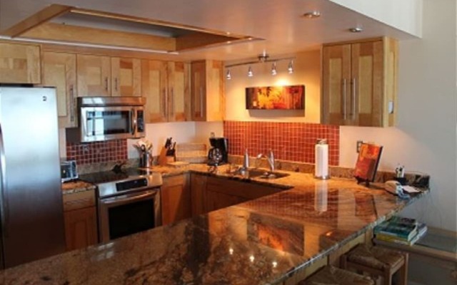 3 Bedroom Oceanfront Luxury Condo - Sand Dollar Iii, 404