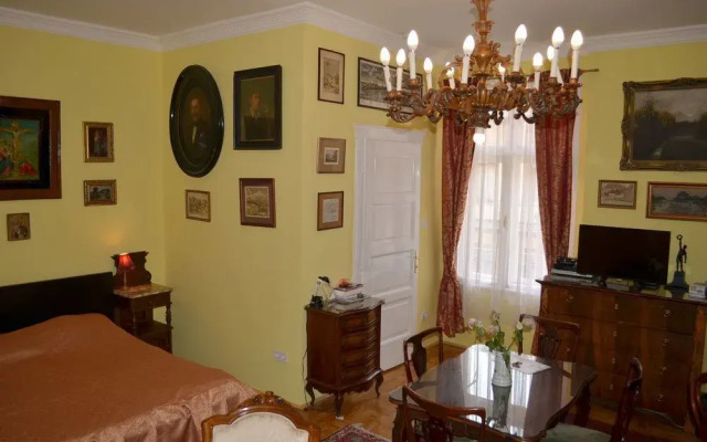 Central Market Apartment