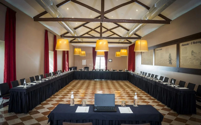 Отель Vila Gale Collection Palacio dos Arcos