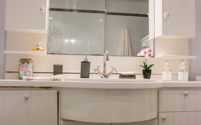 Alexandra Villa Stalos