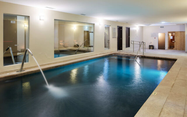 Santa Eulália Suite Hotel & SPA