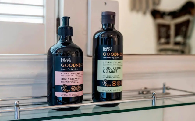 The Kensington Gatehouse - by Out of Office Lifestyle