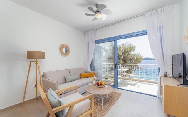 Lefkada Blue Luxury Apartments B4, Perigiali first floor