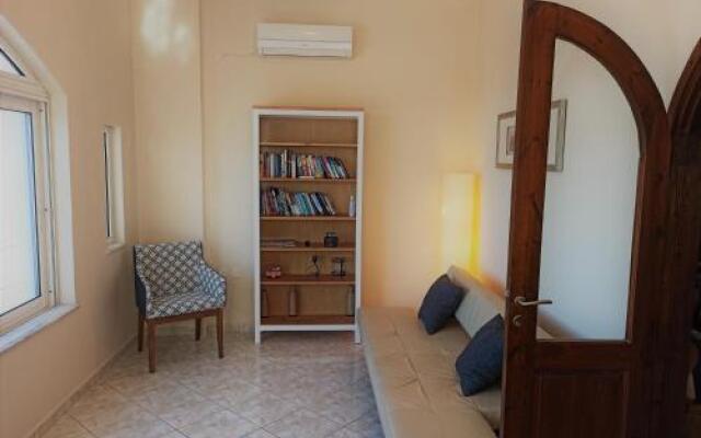 Panos Apartment