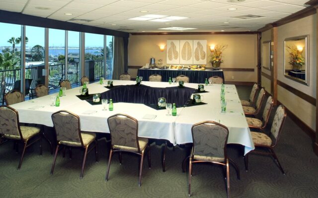 DoubleTree by Hilton San Diego Bayside