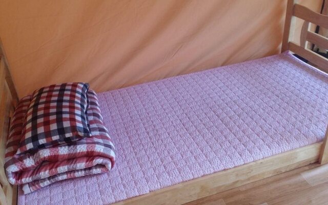 Blue Night Glamping House in Udo - Caravan Park