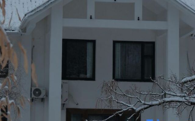 Yunfu Banshan Holiday Homestay