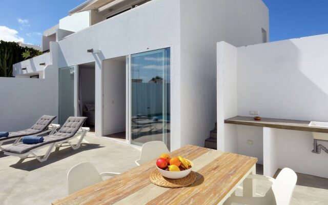 Spacious Villa in Puerto del Carmen With Swimming Pool