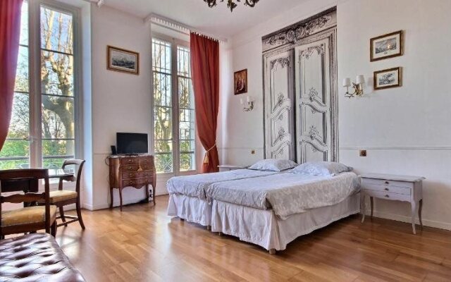 BnB Aix City-Center-Pool-Garage, Villa des Félibres