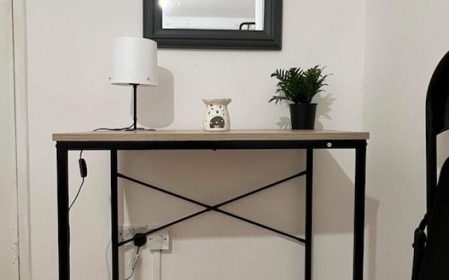 Room in House - Modern Double Room In City Centre