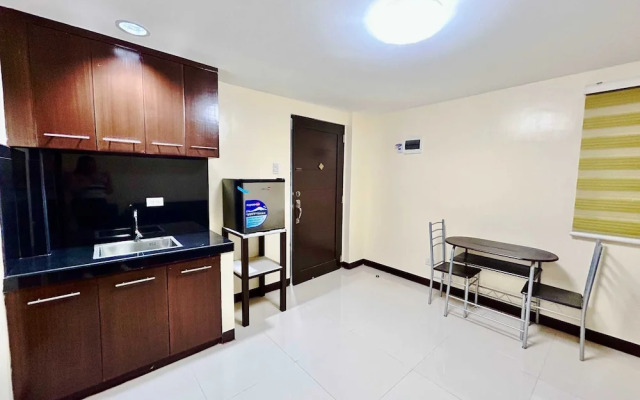 OYO 1045 Rayjan Apartelle