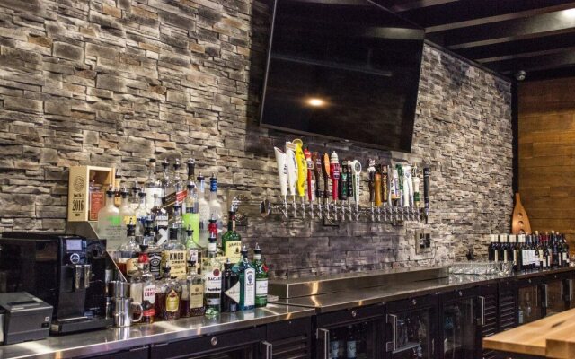 Cobblestone Hotel & Suites - Newton