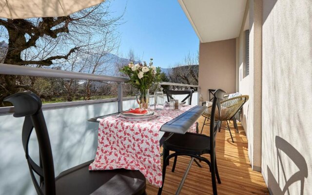 Beautiful apartment with terraceair conditioned-beautifully decorated #K6
