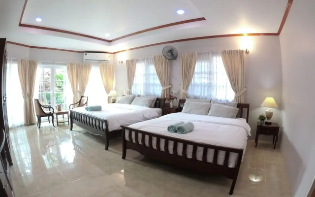 Lets Chill Pool Villa Najomtien Sattahip